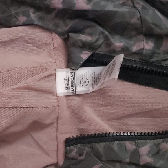 Sale!!! 💚🖤Good American running zip up hooded jacket - Picture 3 of 3